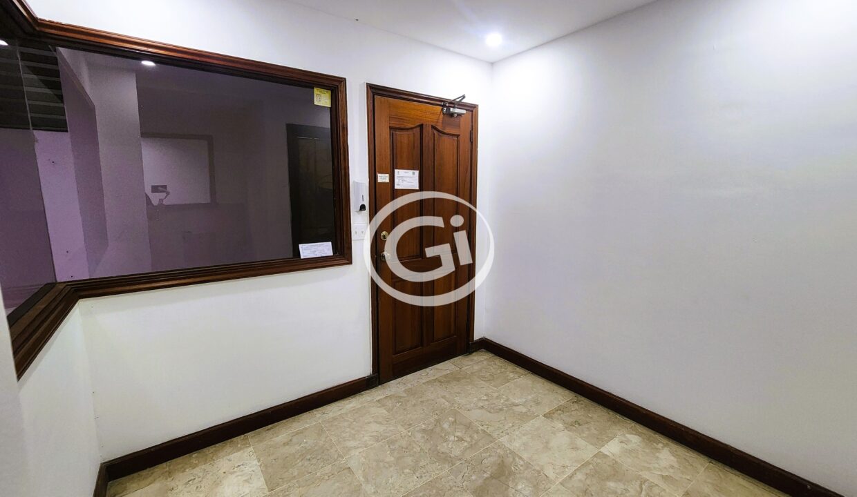 2. Venta Oficina Twin Towers