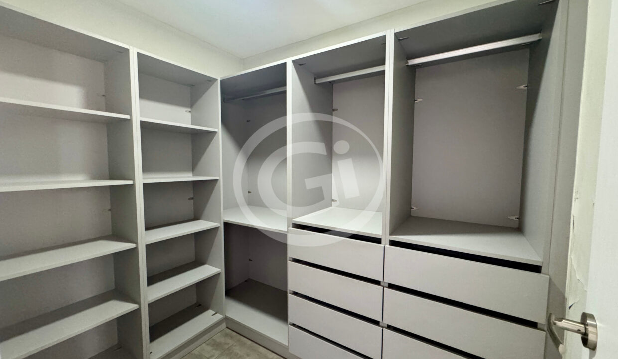 21. Walk in closet Apartamento Venta Paitilla Perla del Pacífico