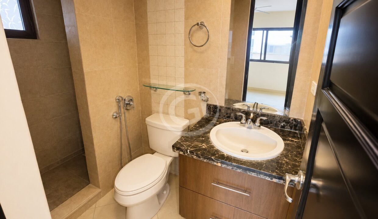 26. Habitación 2. Embassy Club Venta Apartamento Reposeido Bancario