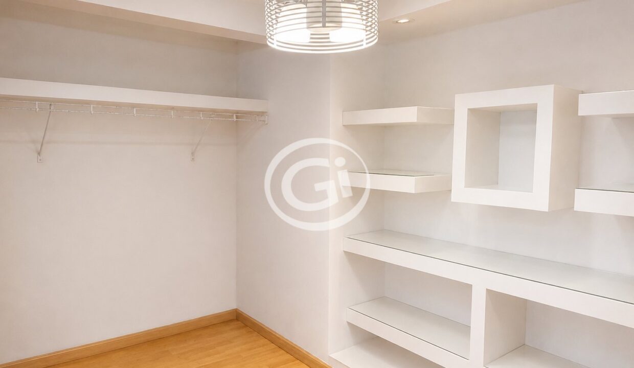 26. Walk-in closet Casa Alquiler-venta El Tornillo