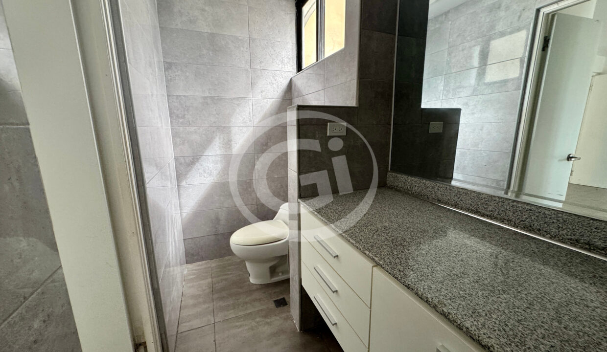 27. Baño Apartamento Venta Paitilla Perla del Pacífico