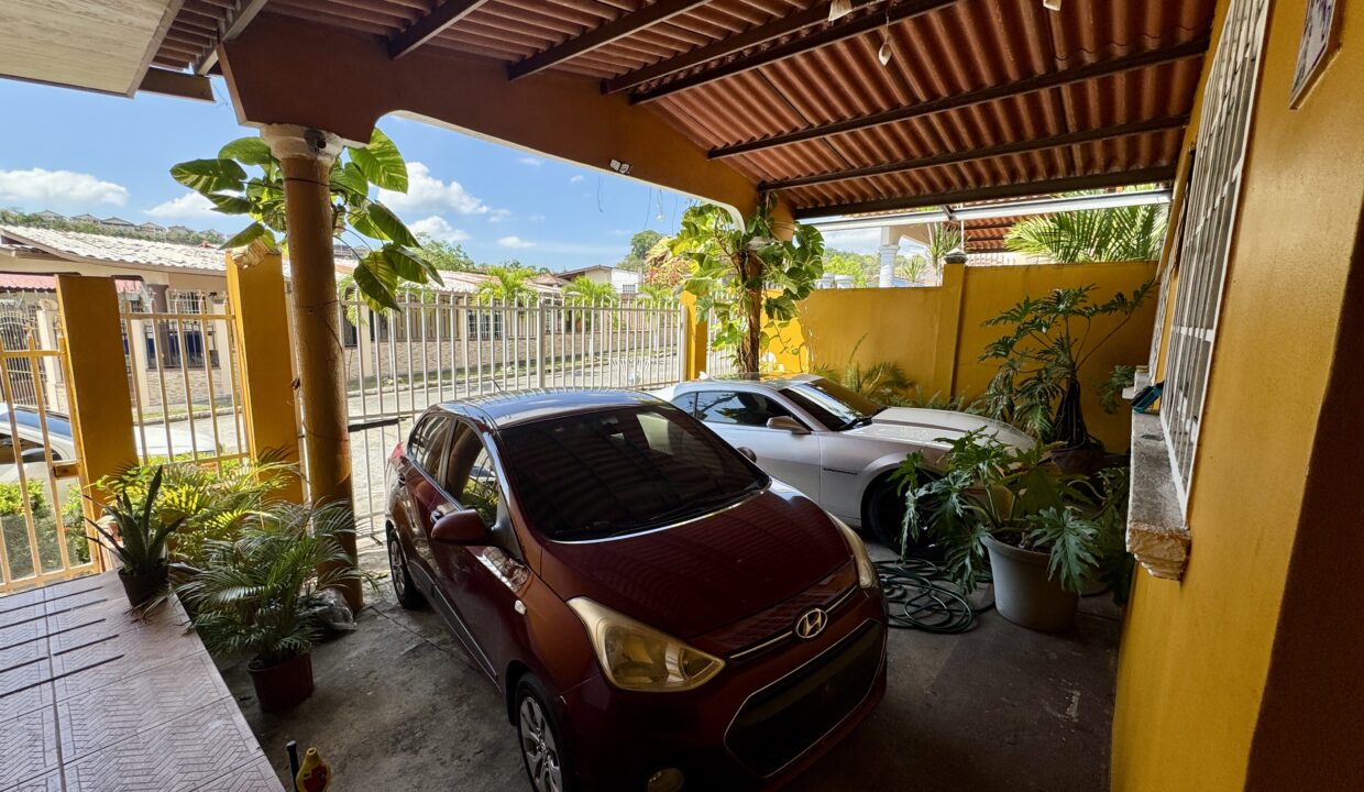 29. Garage casa venta Brisas del golf