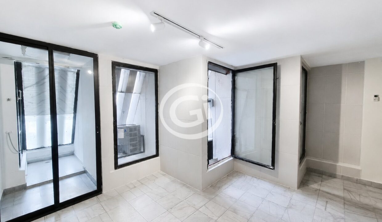 3. Entrada Alquiler Oficia Josep Arque