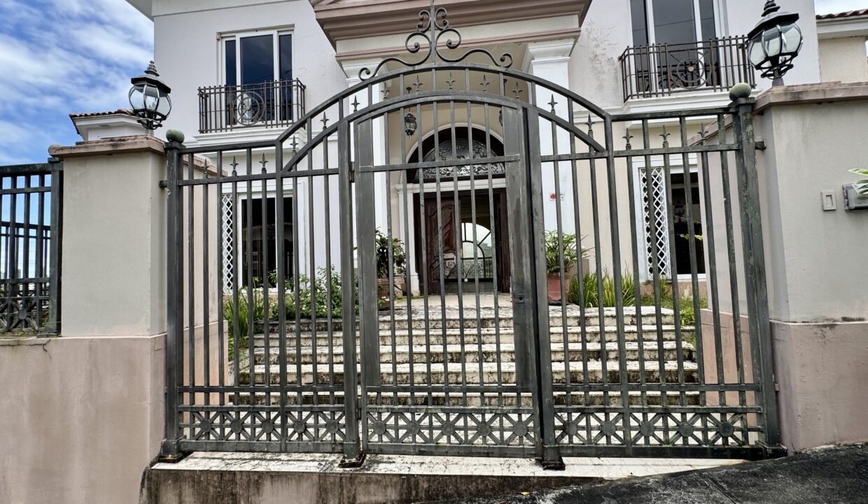 3. Fachada Venta Casa Dos Mares