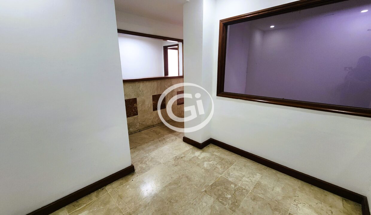 3. Venta Oficina Twin Towers