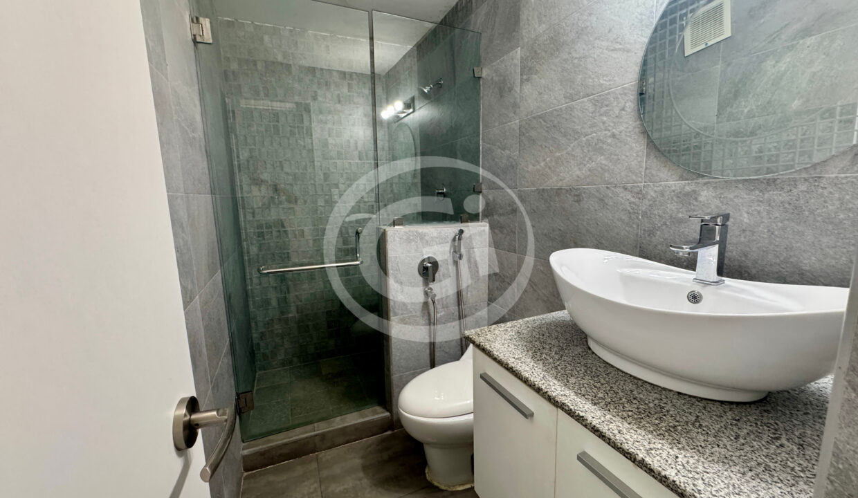 32. Baño Apartamento Venta Paitilla Perla del Pacífico