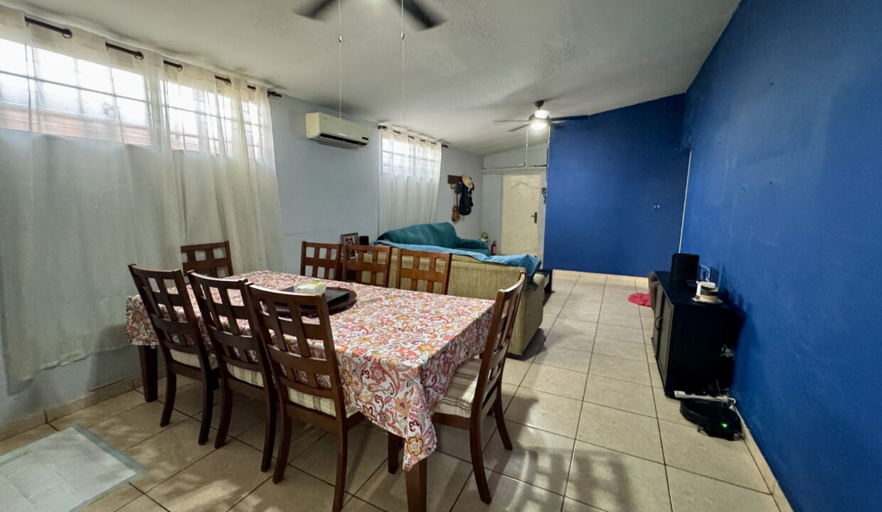 4. Comedor casa venta Brisas del golf