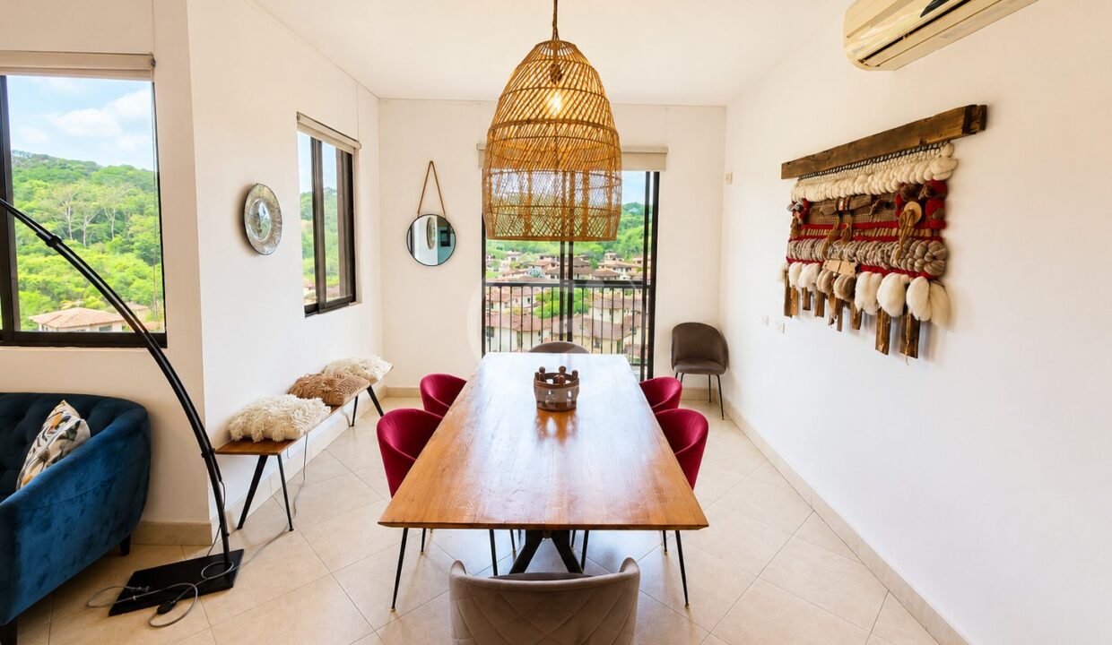 4. Sala-Comedor. Embassy Club Apartamento Alquiler Clayton