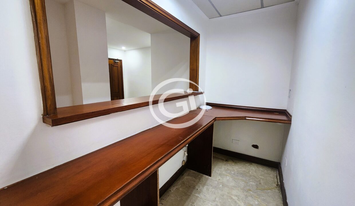 4. Venta Oficina Twin Towers