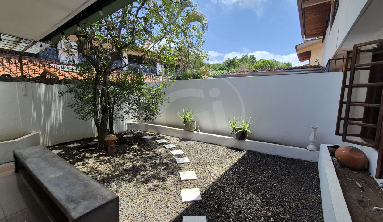 6 Jardin La Alameda