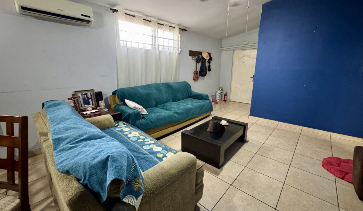 6. Sala casa venta Brisas del golf