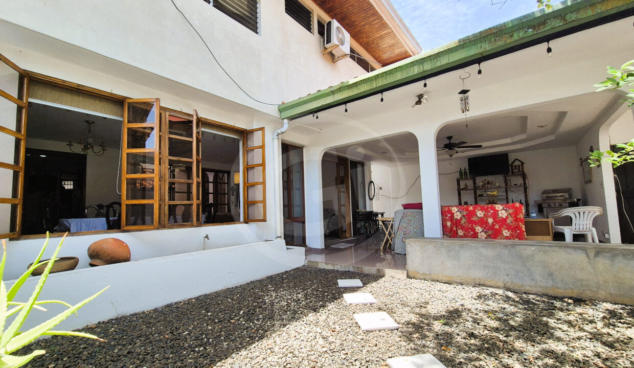 7 Patio La Alameda