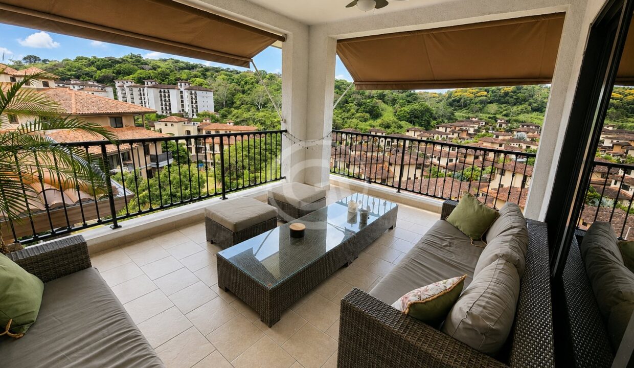 7. Balcón. Embassy Club Apartamento Alquiler Clayton