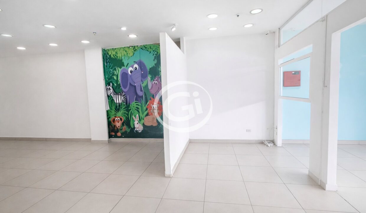 7. Dos areas Alquiler Local Plaza Liberty (Grupo Vivir)