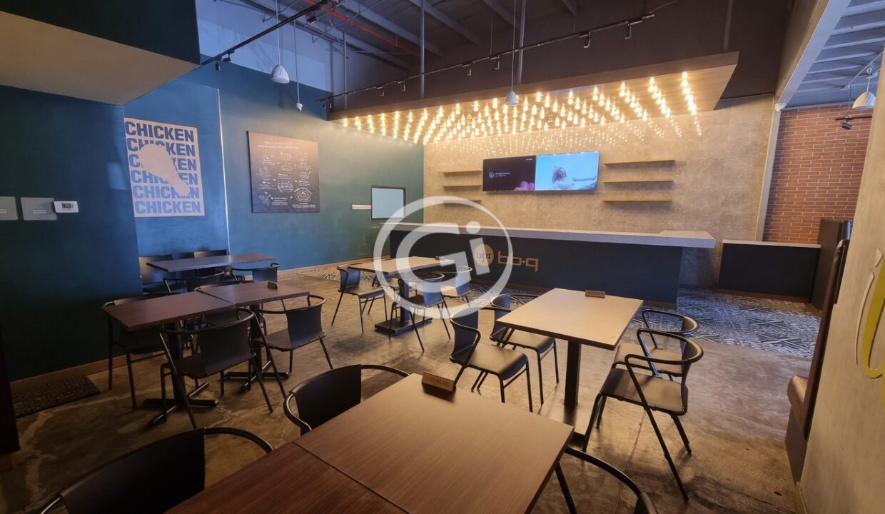 7. Espacio atras Local Alquiler plaza Spot74 (Grupo vivir)