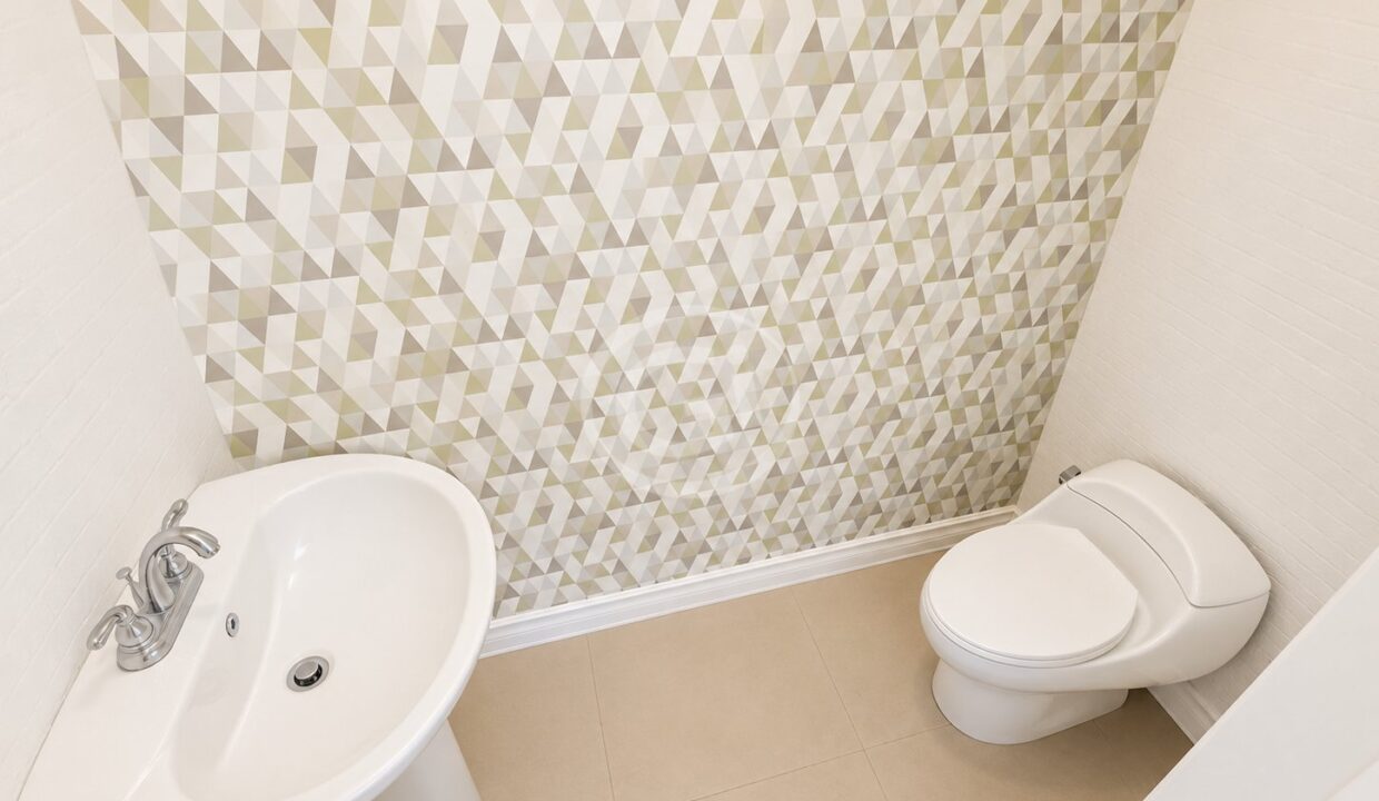 8. Baño Visitas