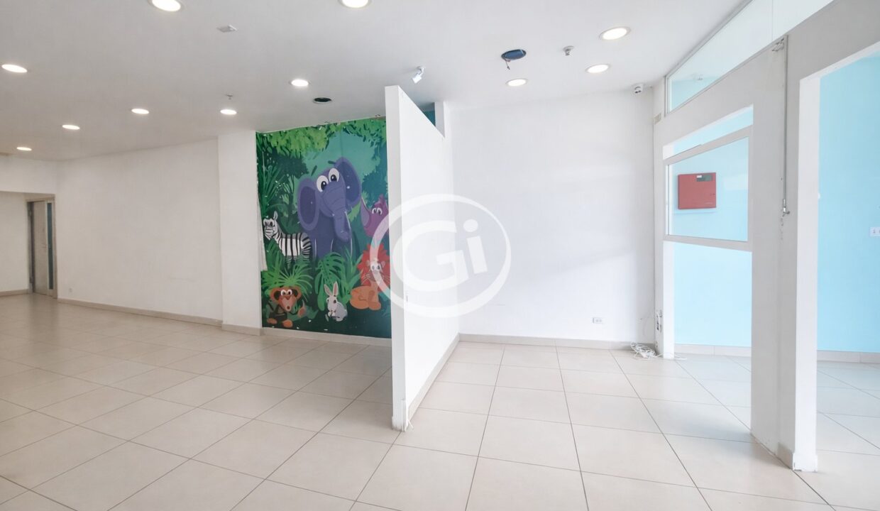 8. Dos areas Alquiler Local Plaza Liberty (Grupo Vivir)