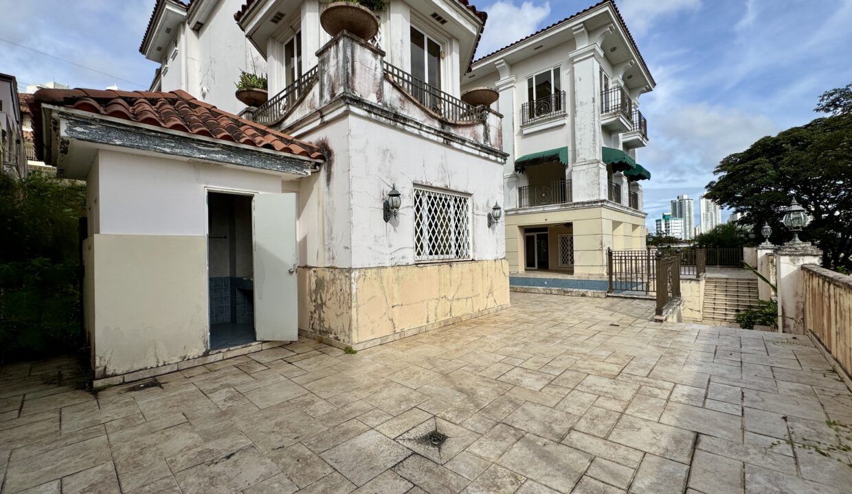 8. Fachada Venta Casa Dos Mares