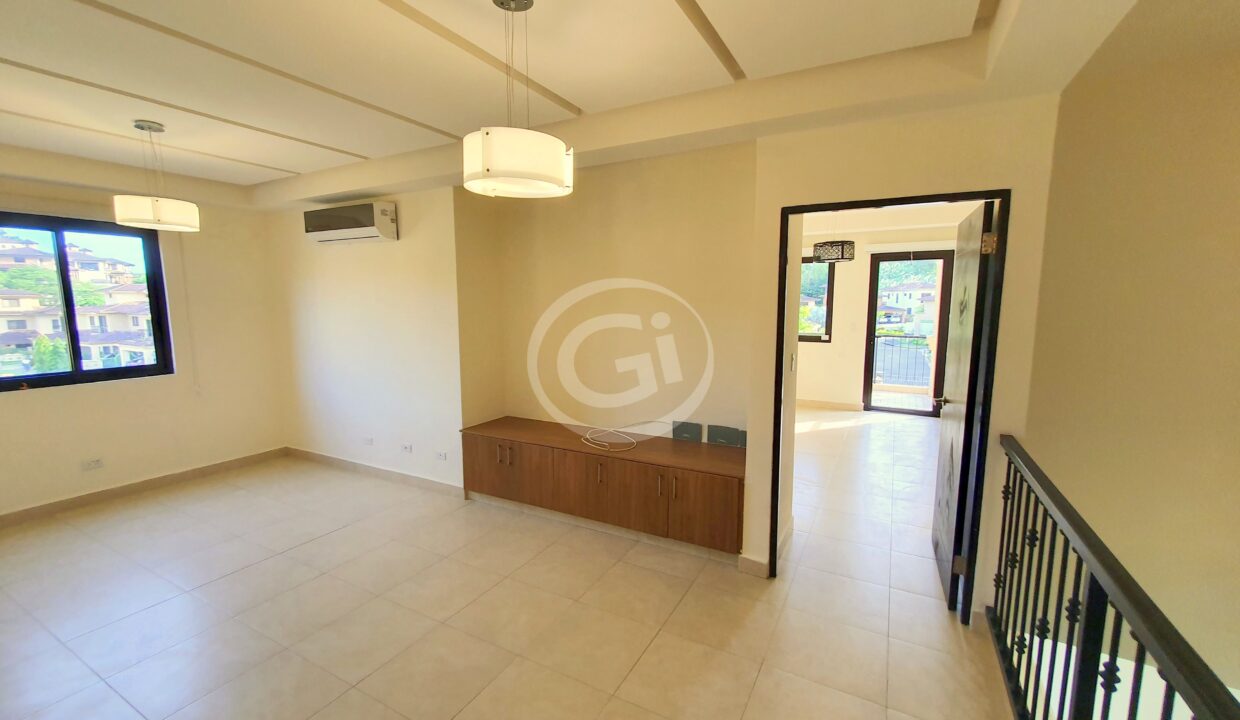 8. Sala Familiar. Embassy Club TownHome. Clayton Panamá