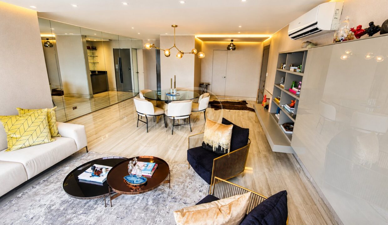 8.Sala-Comedor. Venta Marbella Tower