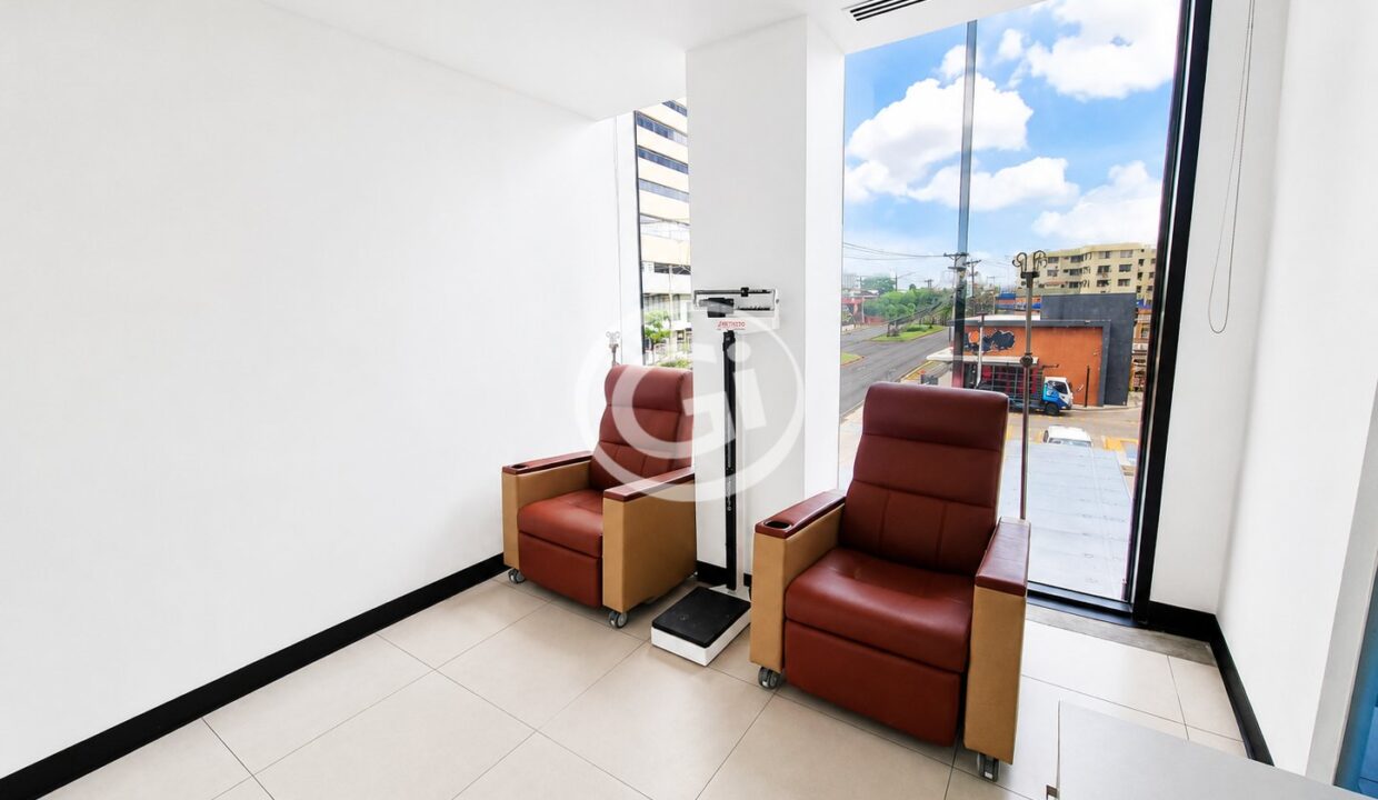 9. Consultorio Alquiler Local Plaza Liberty (Grupo Vivir)