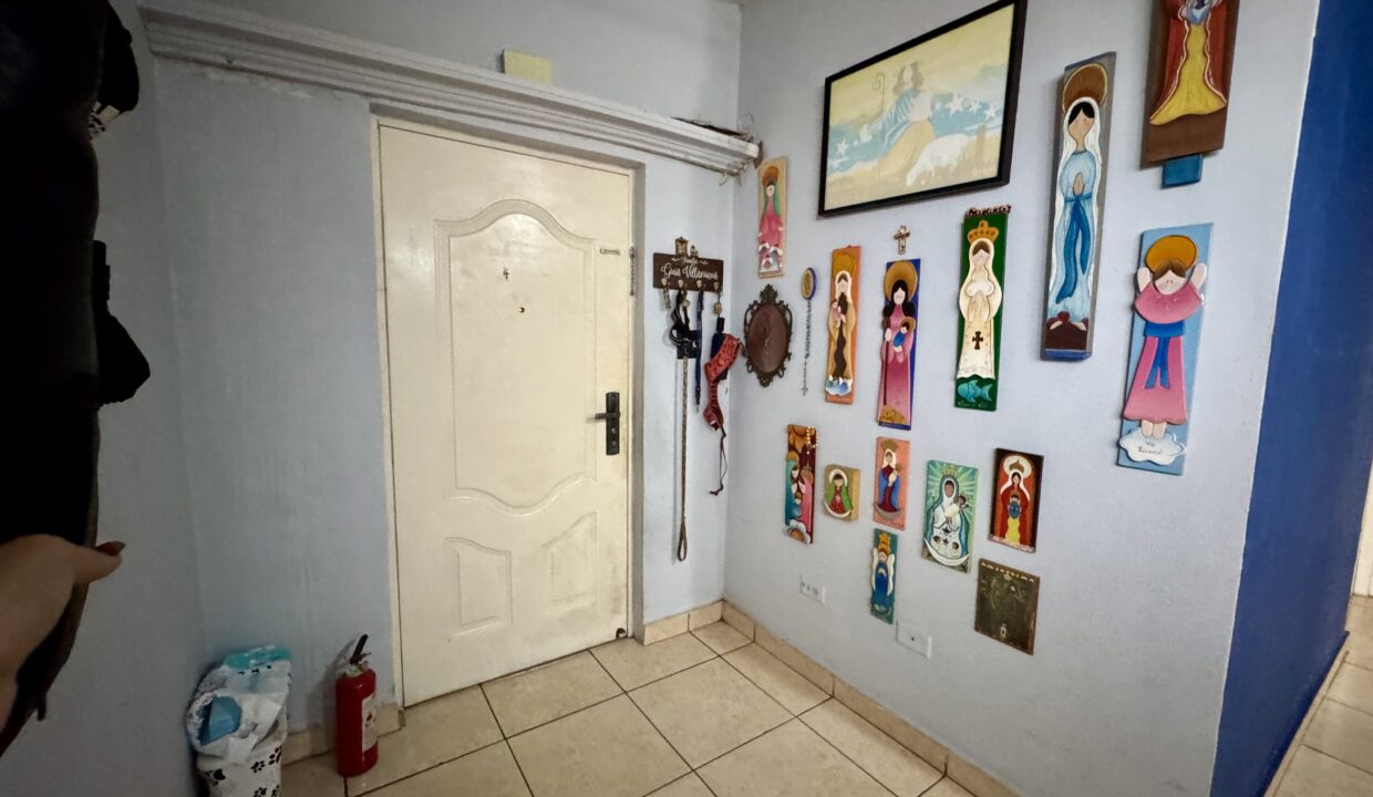 9. Entrada casa venta Brisas del golf
