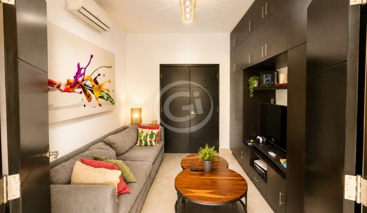 9. Sala Familiar. Embassy Club Apartamento Alquiler Clayton