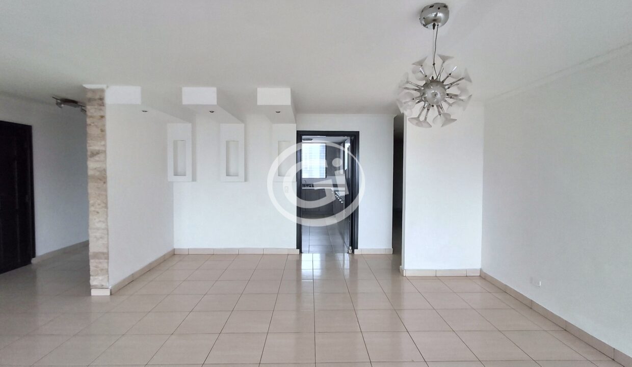 05. sala comedor pasillo (Marbella Towers 25B)