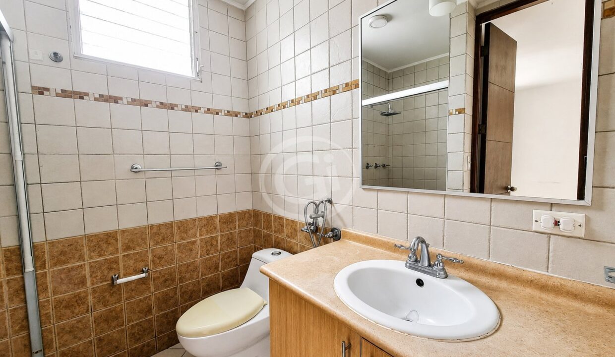 10. Baño Habitacion Principal Venta Apartamento Marquis Tower El Cangrejo