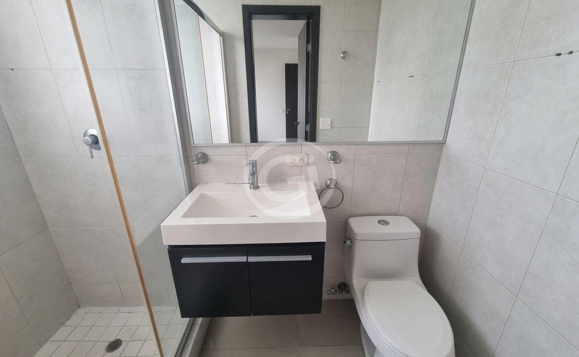 10. Baño Habitacion Principal Venta Apartamento Miyaki Obarrio