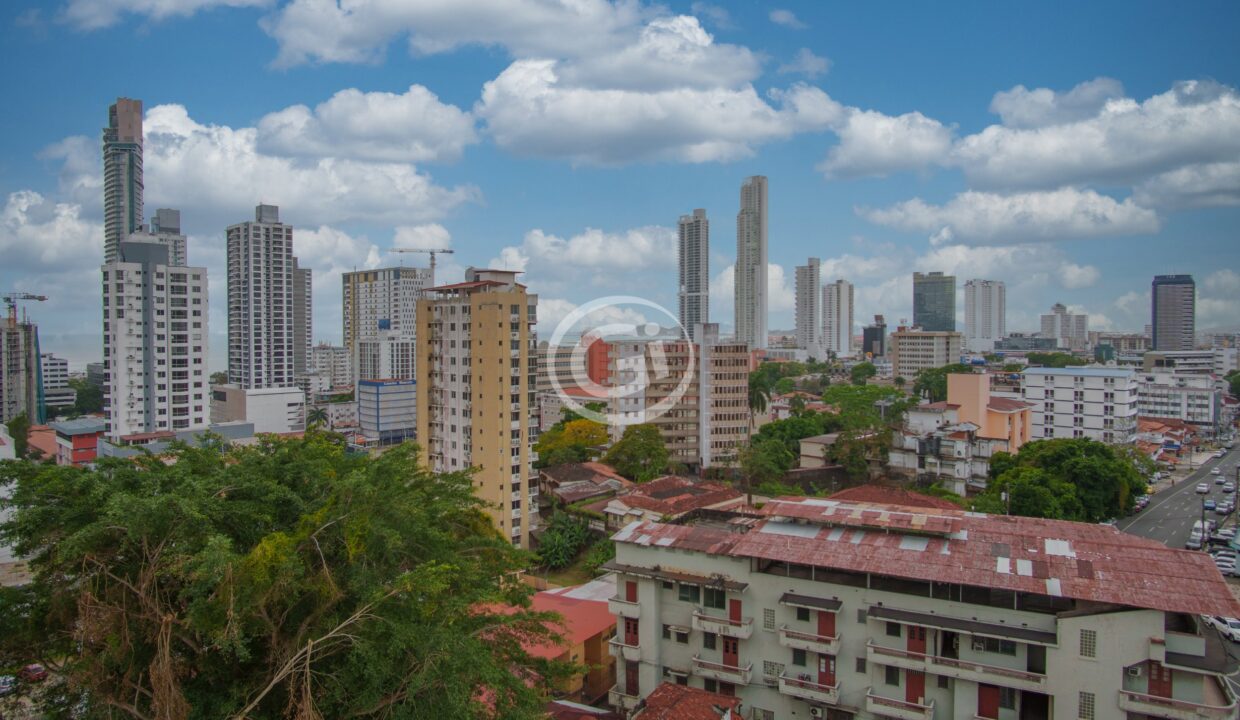 10.Apartamento-en-venta-panama-bella-vista-ph-el-botanico-con-balcon-vista-a-la-ciudad.