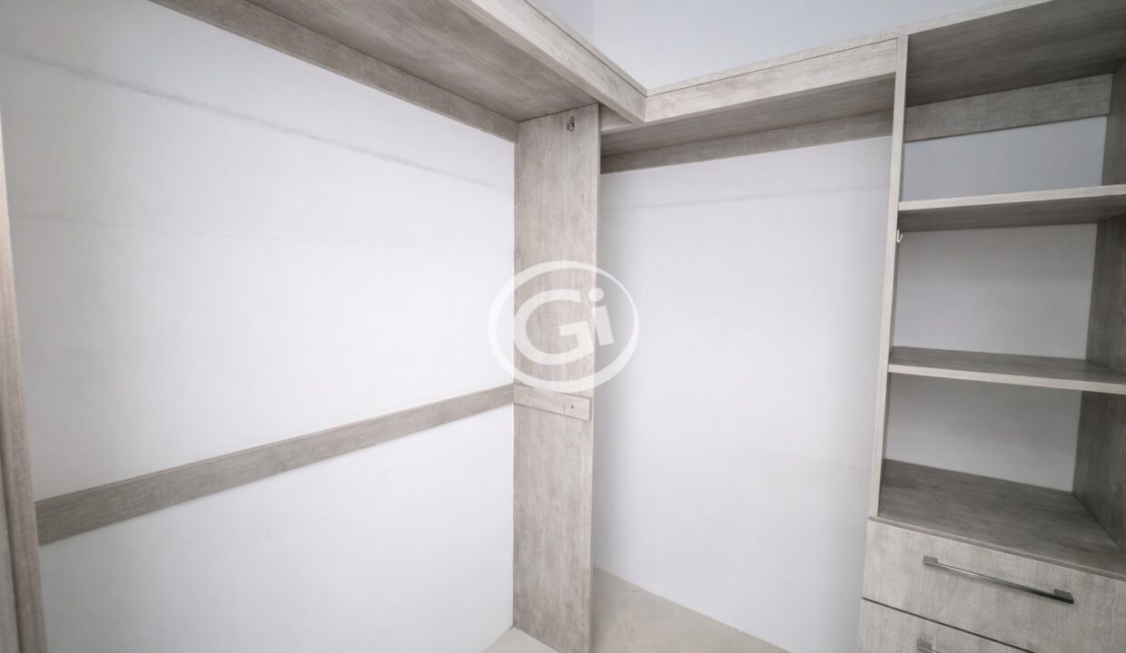12. Walk-in Closet Habitacion Principal Venta Apartamento Remate Bancario Pacific Tower