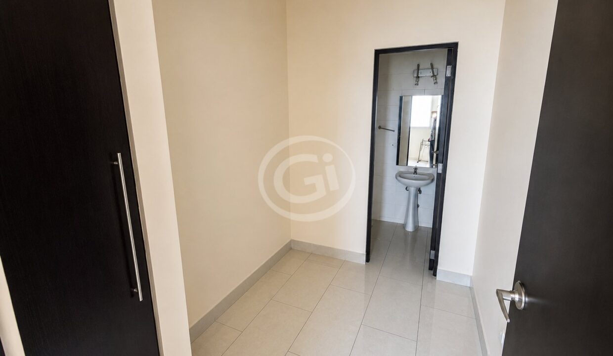 13. Cuarto y baño de Empleada. Remate Bancario Keops Tower. San Francisco