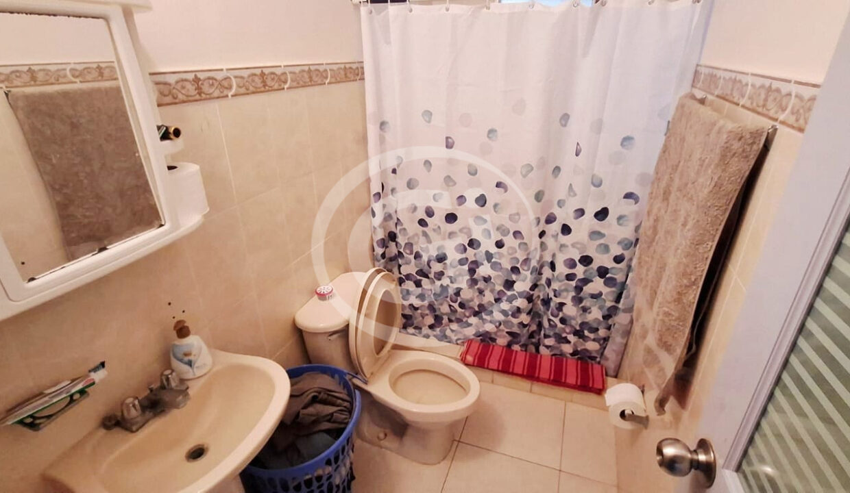 14- Baño Sec. Casa en Venta Colinas del Sol