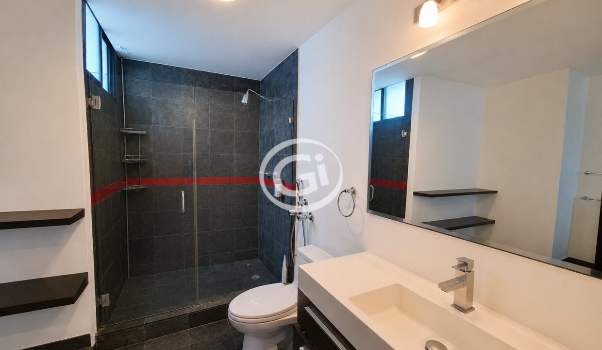 14. Baño habitacion principal Venta Brisas de Obarrio