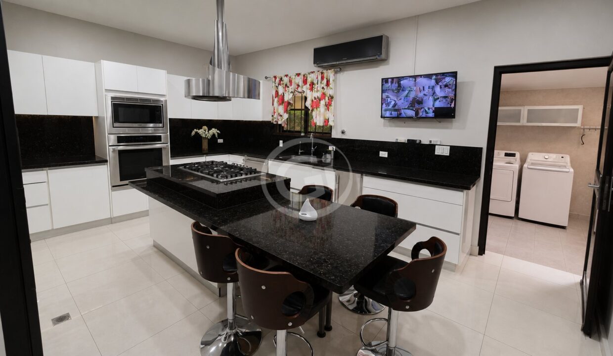 14. Cocina. Embassy Club Casa Venta o Alquiler Clayton