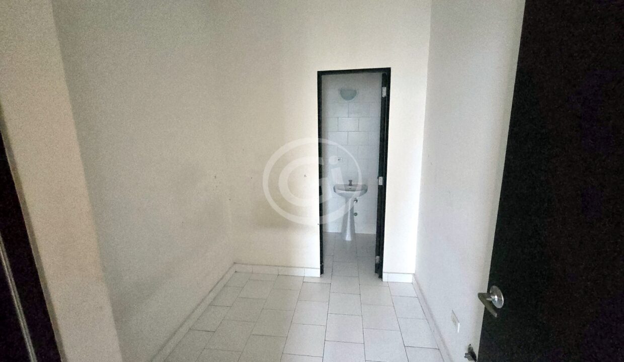 14. Cuarto de Empleada. Remate Bancario Keops Tower. San Francisco