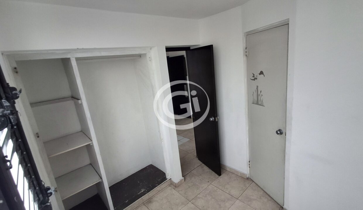 14. closet deposito (Marbella Towers 25B)