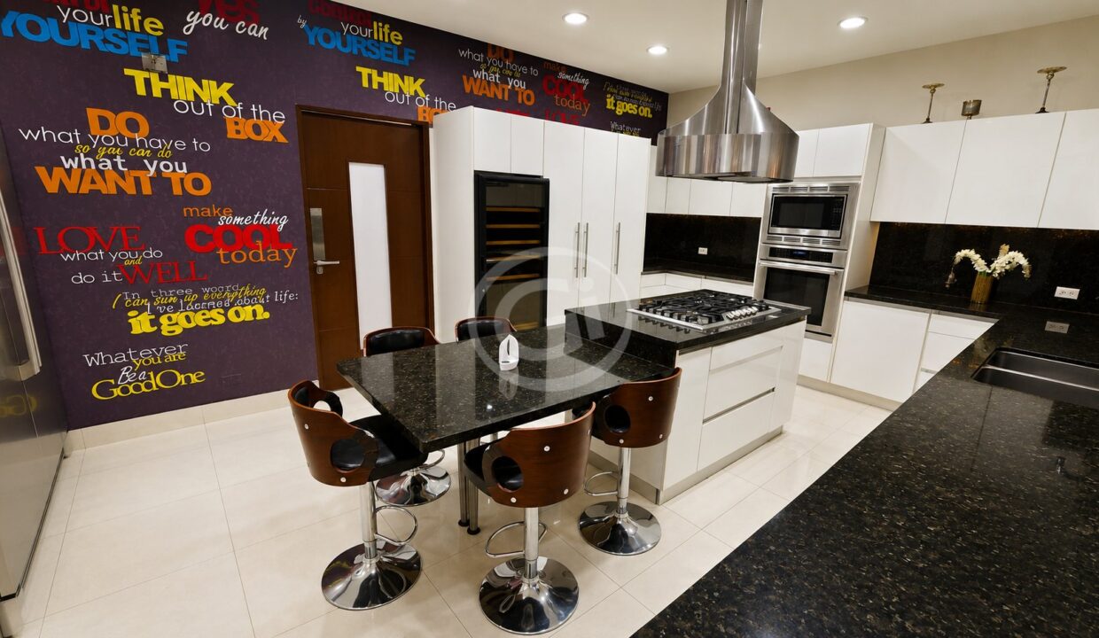 15. Cocina. Embassy Club Casa Venta o Alquiler Clayton