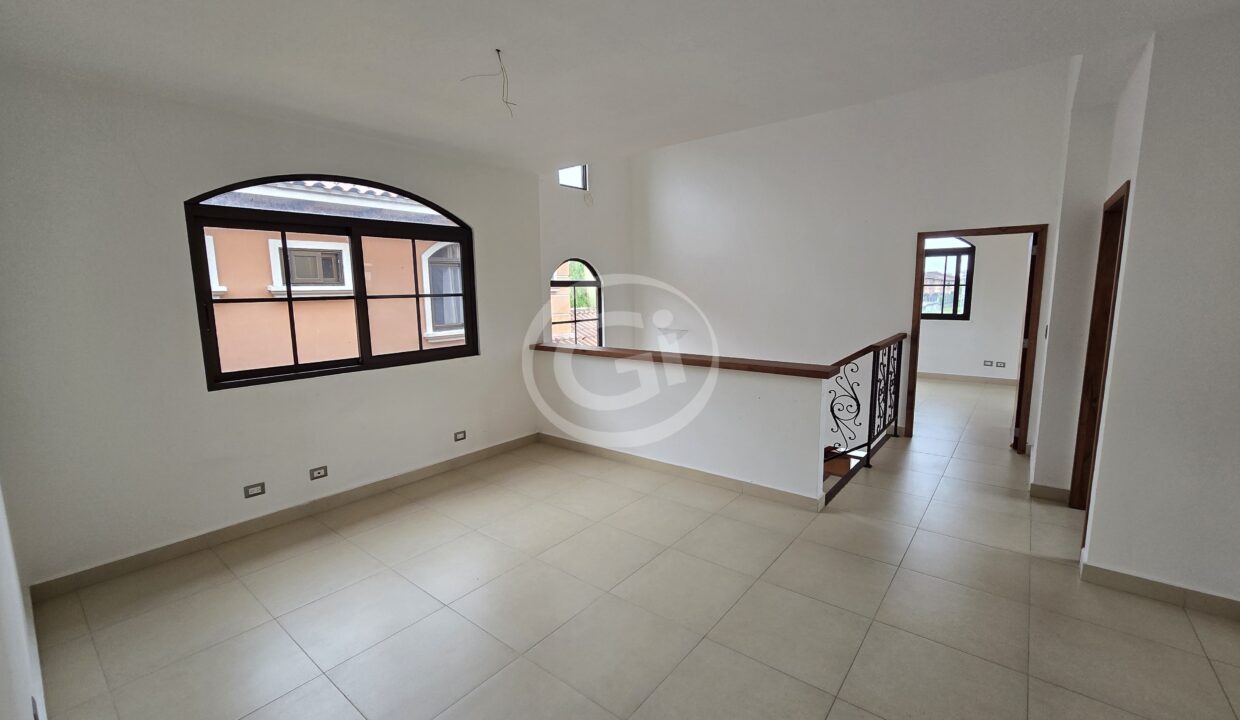 15. Sala Familiar. Remate Bancario.El Doral Costa Sur
