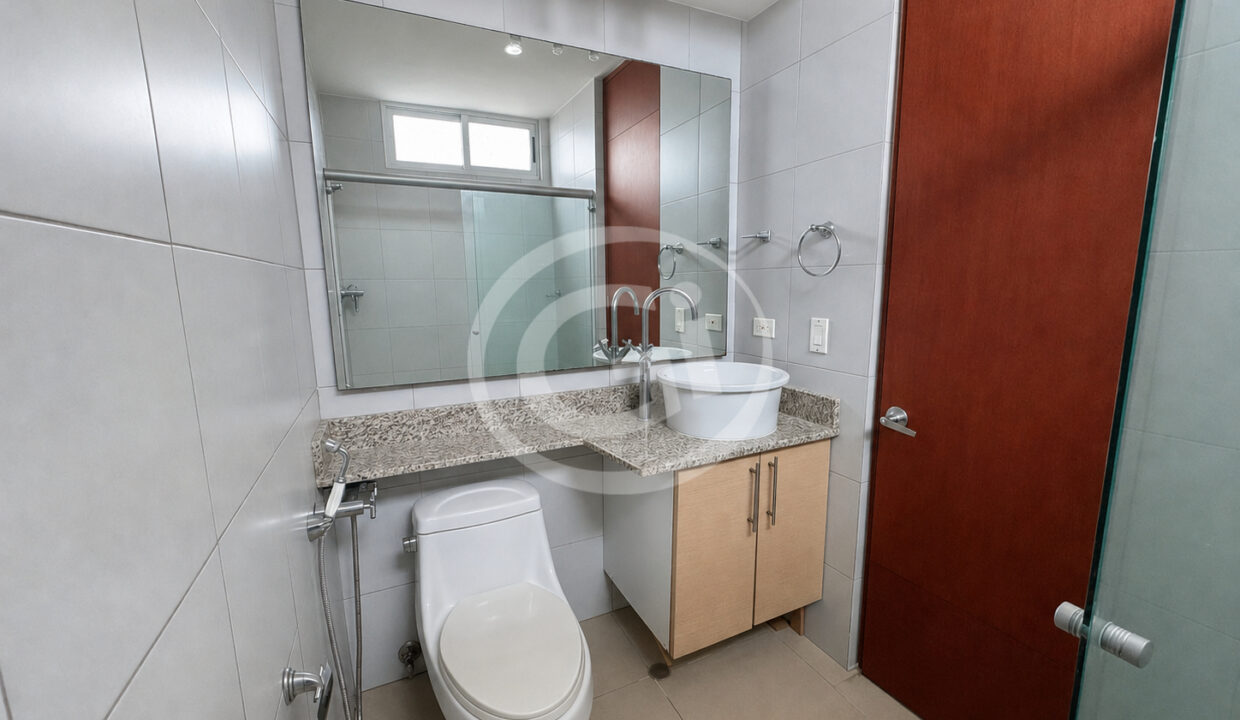 17. Baño venta apartamento Cabomarzo San Francisco