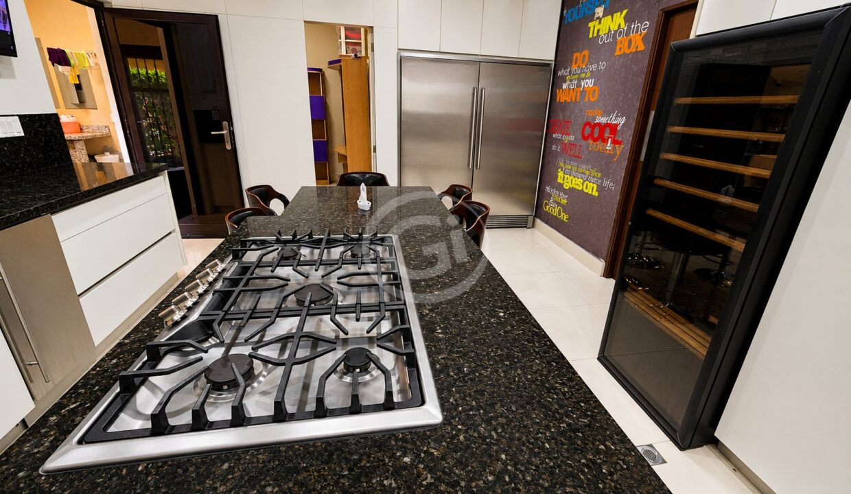 17. Cocina. Embassy Club Casa Venta o Alquiler Clayton