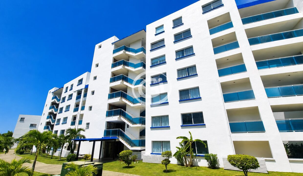 17. Fachada Nikki Residences