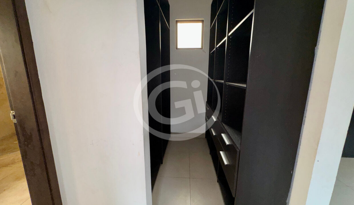 17. walk in closet casa venta Costa Sur Sunset Coast
