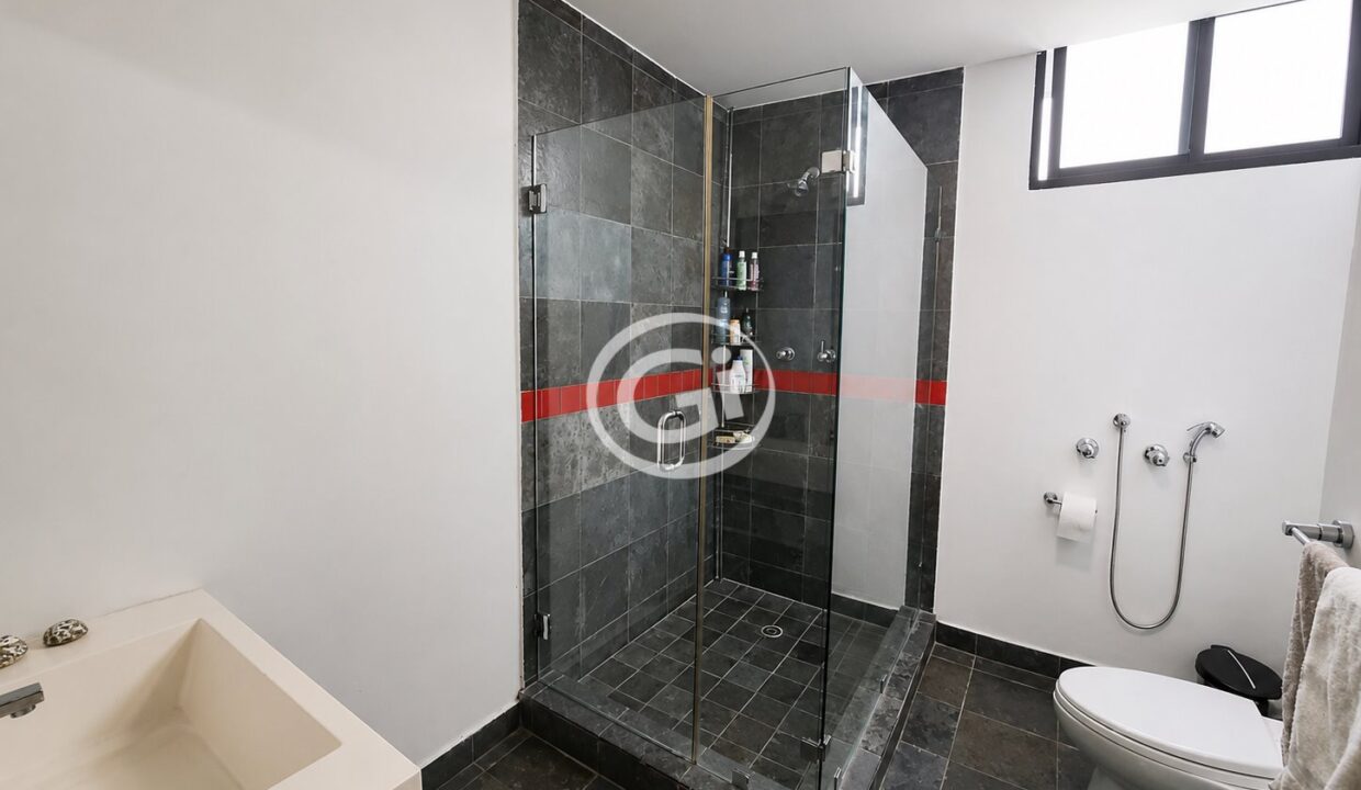 18. Baño Secundario Venta Brisas de Obarrio