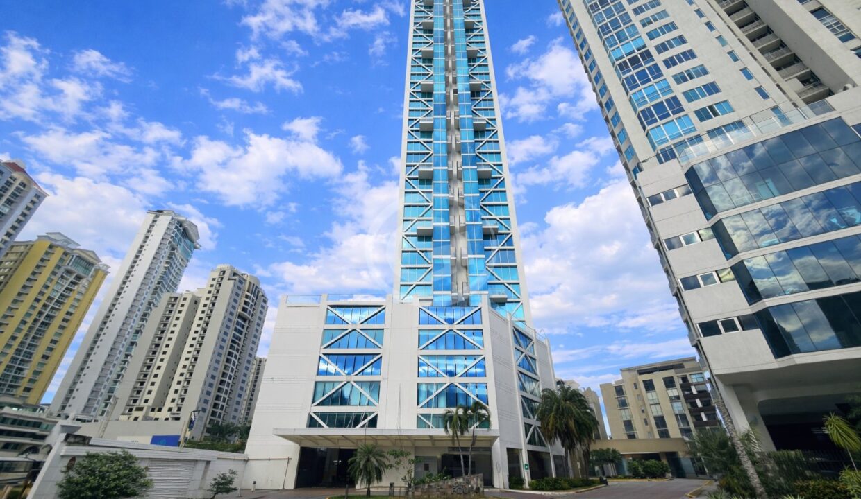 2. Fachada. Remate Bancario Loft Four 41 Punta Pacifica