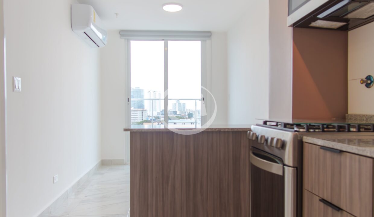 2.Apartamento-en-venta-panama-bella-vista-ph-el-botanico-con-balcon-vista-a-la-ciudad.