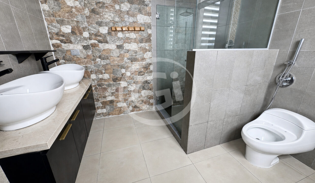 21. Baño ppal venta apartamento Harmony