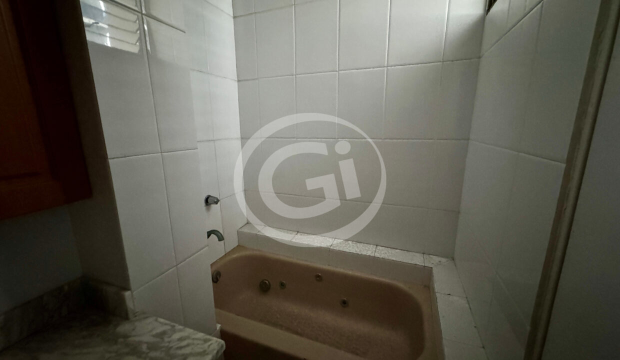 21. Baño ppal venta apartamento Royal Princess Punta Paitilla
