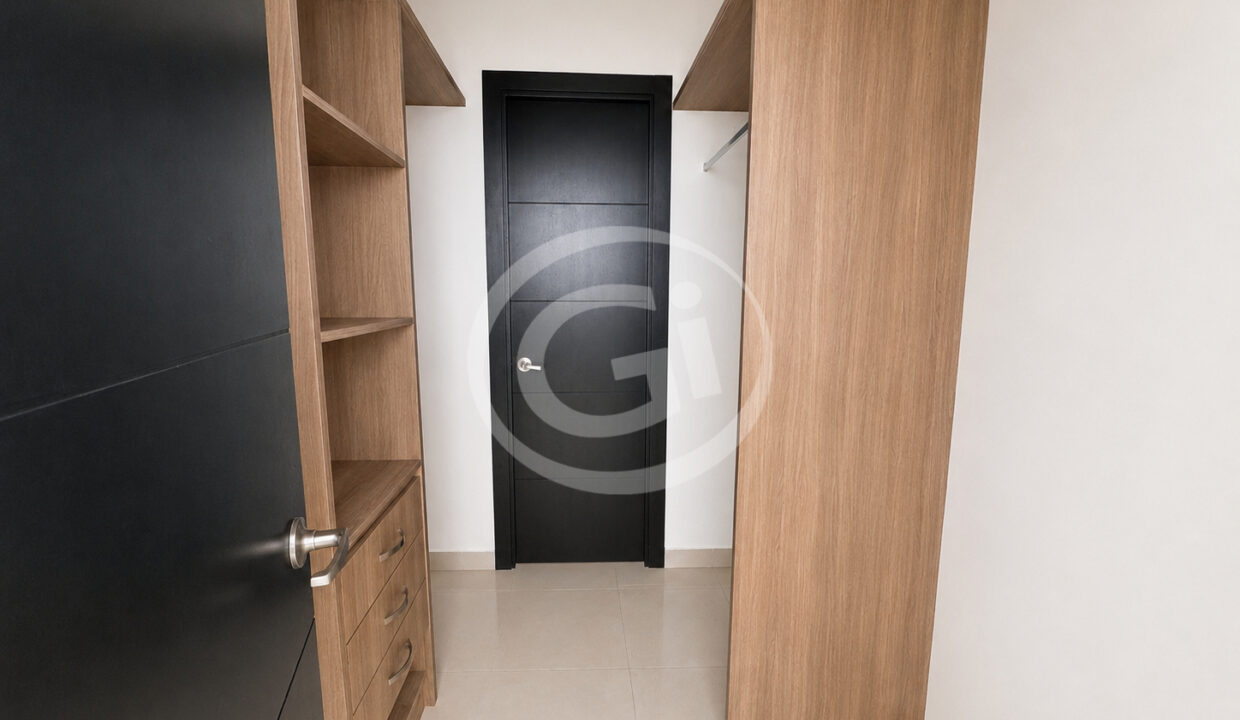 21. Walk in closet venta apartamento Harmony
